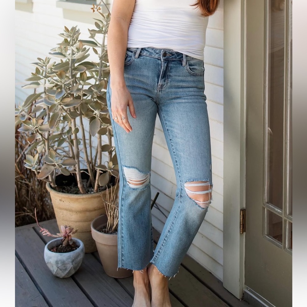 Carly Jean | Women’s Medium Blue Denim Kate Crop Boot Cut Distressed Jeans, Sz 7